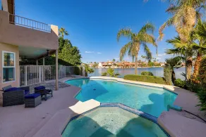 Lakefront Living! Huge Phoenix Home w/ Dock, Pool - Interiör