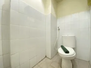 Cozy 3Br Furnished Apartment At Gateway Ahmad Yani Cicadas - Badezimmer