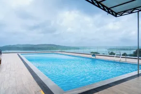 Hotel Hilltop International - Piscine