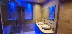 Loveroom La Garçonn'Hyères - Salle de bain