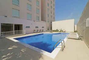 Holiday Inn Express Guadalajara Aeropuerto by IHG - Piscine