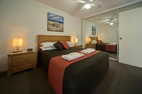 Albacore Apartments - Room