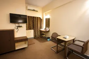 Hotel Hospice Near Surat Railway Station - Quarto