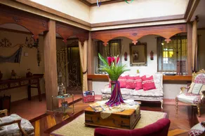 Morenica del Rosario - Lobby sitting area
