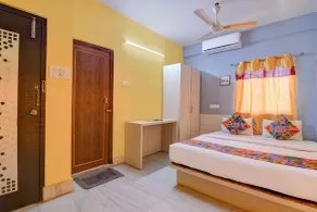 Fabhotel Yellow Rose - Room
