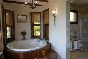 An Unspoilt Setting, Luxurious Surroundings and a Warm, Personal Welcome - Badeværelse