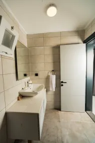 Art Suites Hotel - Bathroom