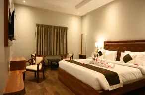 Neel Clarks Inn Express Agra - Room
