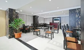 Itsy Hotels Jansi Residency - Restaurant