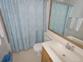 Snowcrest 2 BR / 2 Bath ~ Mise à jour, Dernier étage, Enfants bienvenus, WiFI gratuit, Bains à remous. - Salle de bain