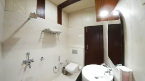 Hotel Divyansh By VRB Hotels - Bathroom
