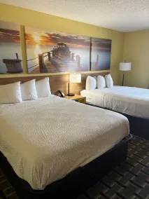 Days Inn by Wyndham Park City Kansas - Room