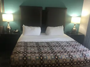 Days Inn by Wyndham Alva - Room