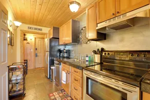 Charming condo with serene views access to resort amenities WiFi and patio - Innenbereich