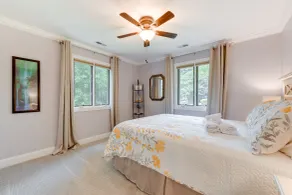 Waterfront Troutman Vacation Rental on Lake Norman - Zimmer
