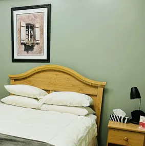 Moe's Suite Hotel - Zimmer