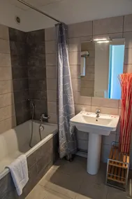 Hôtel Les Persèdes - Salle de bain