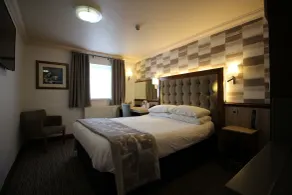 Best Western Plus Pastures Hotel - Room