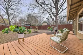 6 Mi to Dtwn Austin: Home w/ Screened Porch & Yard - Interior