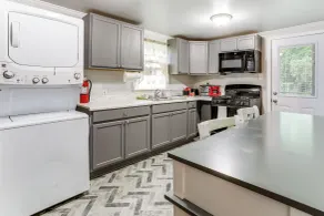 14 Mi to Downtown Baton Rouge: Plaquemine Retreat - Interior