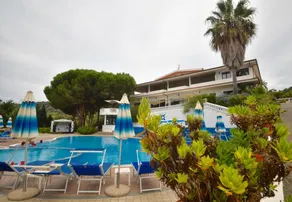 Villaggio Pineta Petto Bianco - Pool