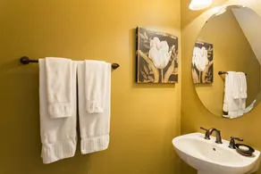 Luxury 5BR Villa w Pool & Cinema 4mi to Disney - Bathroom