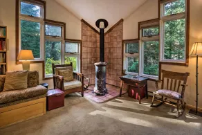 River Views, Private Hot Springs Tub, Forest, Deck - Interiör