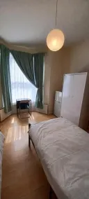 Bruce Rooms - Camera