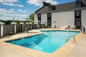 Courtyard Winston-Salem University - Piscine