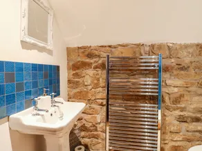 33 Main Road - Bathroom
