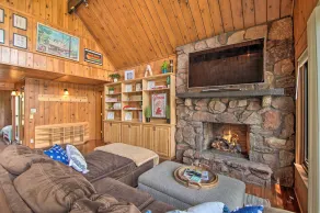 Serene Lakefront Escape: Boat Dock & Grill! - Innenbereich