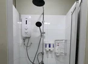 Bestow Capsule Hostel - Baño