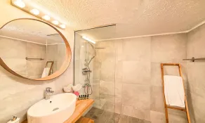 Casa con barbacoa, terraza y piscina privada | Perfecta para el trabajo en remoto - Baño