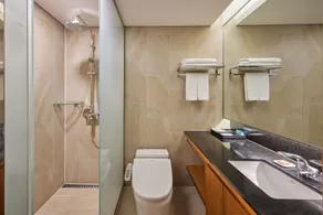 WE Hotel Jeju - Baño