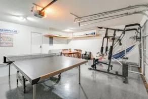 Modern 6BR Haven With Playroom, Gym, Deck - Innvendig