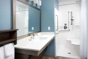 WoodSpring Suites Daytona Beach Int'l Speedway - Baño