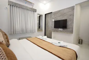 Hotel A1 Vastrapur - Room