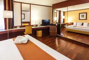 Holiday Inn Lisbon-Continental by IHG - Room