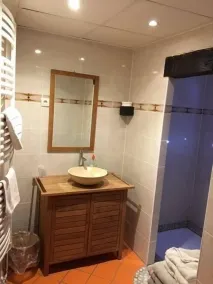Chambres d'Hôtes les Hirondelles - Baño