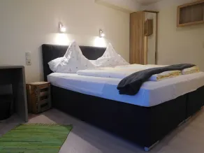 Kirschberghof Gästehaus und Weinverkauf - Room