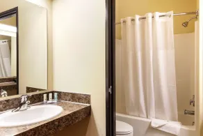 Quality Inn Selah Yakima - Badezimmer