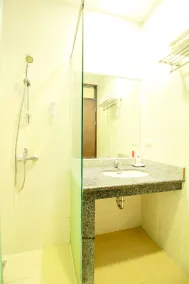 Collection O Pasteur Near Paris Van Java Mall Formerly Sweet Karina - Bathroom