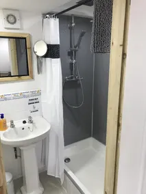 Barton Gate Farm B&B - Bathroom