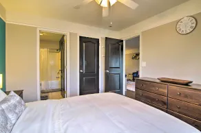 4 Mi to Ocean: Lewes Beach Condo w/ Screened Porch - Interior
