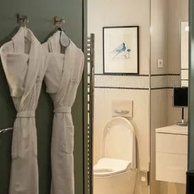 The One Alma Paris - Room