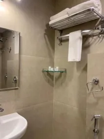 Hotel Le Grandeur - Bad