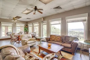 1 Mi to Lake Guntersville: Scenic Condo Retreat! - Interior