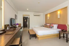 Sawaddi Patong Resort & Spa by Tolani - Chambre