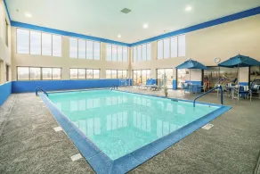 Spark by Hilton Bardstown - Piscine