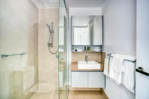 Inspire Boutique Apartments - Bathroom